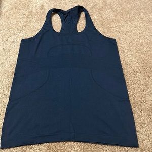Womens lululemon tank top